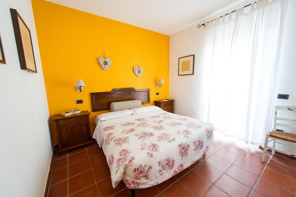 Agriturismo La Corte Del Lupo Ночера-Умбра Экстерьер фото