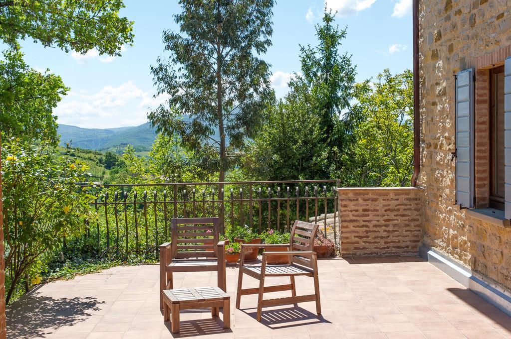 Agriturismo La Corte Del Lupo Ночера-Умбра Экстерьер фото